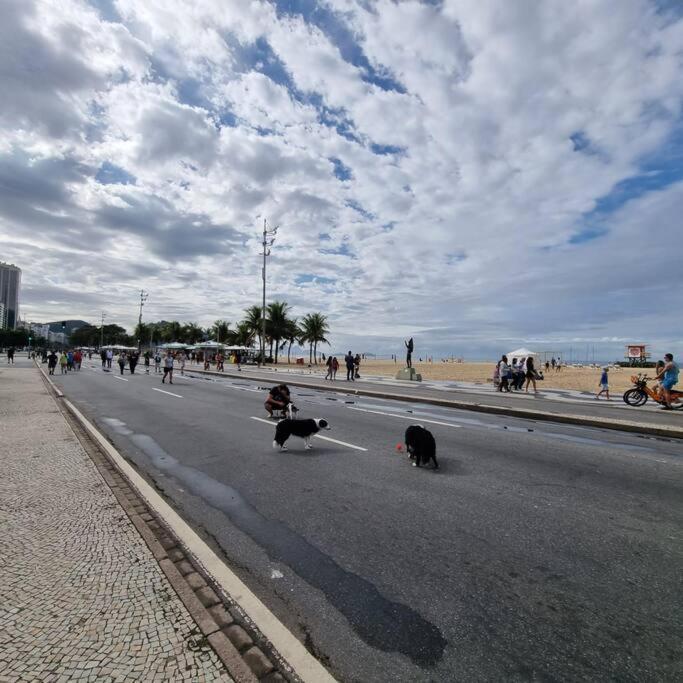 Apartamento Em Copacabana A 100 Metros Da Praia ริโอเดจาเนโร ภายนอก รูปภาพ